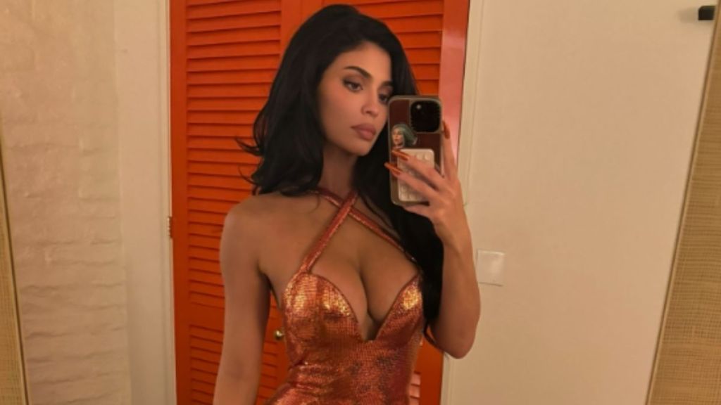 Kylie Jenner's Micro Minidress Rides Up Her Thighs for Kylie Cosmetics