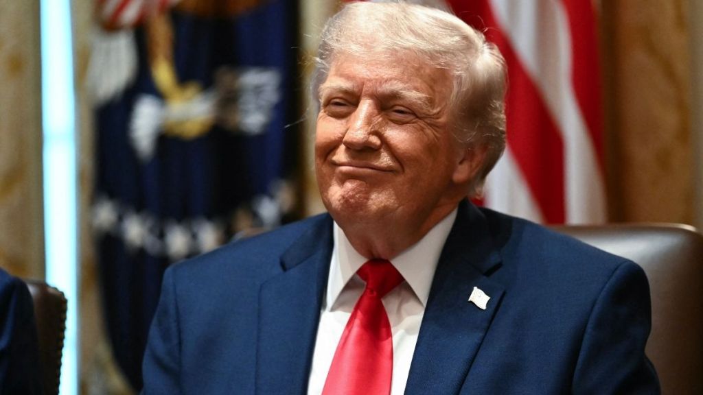 CNN Analyst Uses Moon Landing Conspiracy Poll to Make a Point About Donald Trump