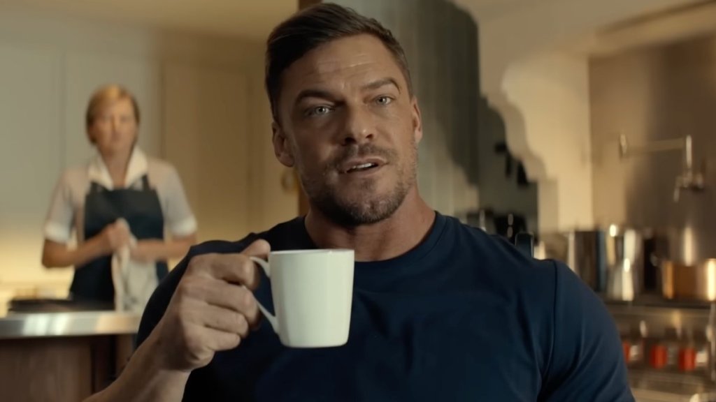 Alan Ritchson Leads Star-Filled Cast of New Movie About a Mouse Chasing Stardom