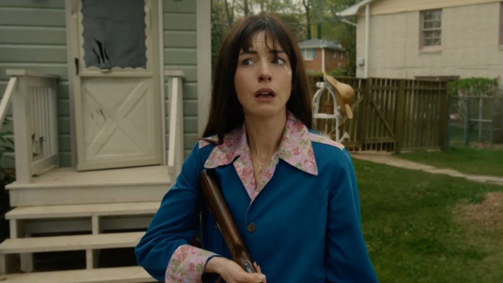 The End of Oak Street Trailer Previews Anne Hathaway & Ewan McGregor Dinosaur Movie