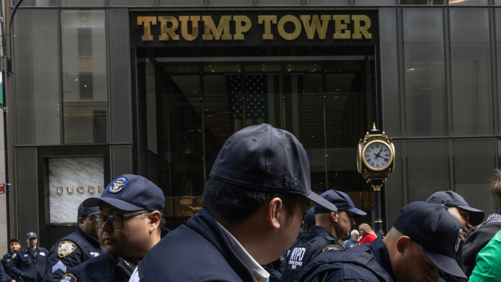 Chicago Residents Want Trump Tower Street Renamed After Barack Obama