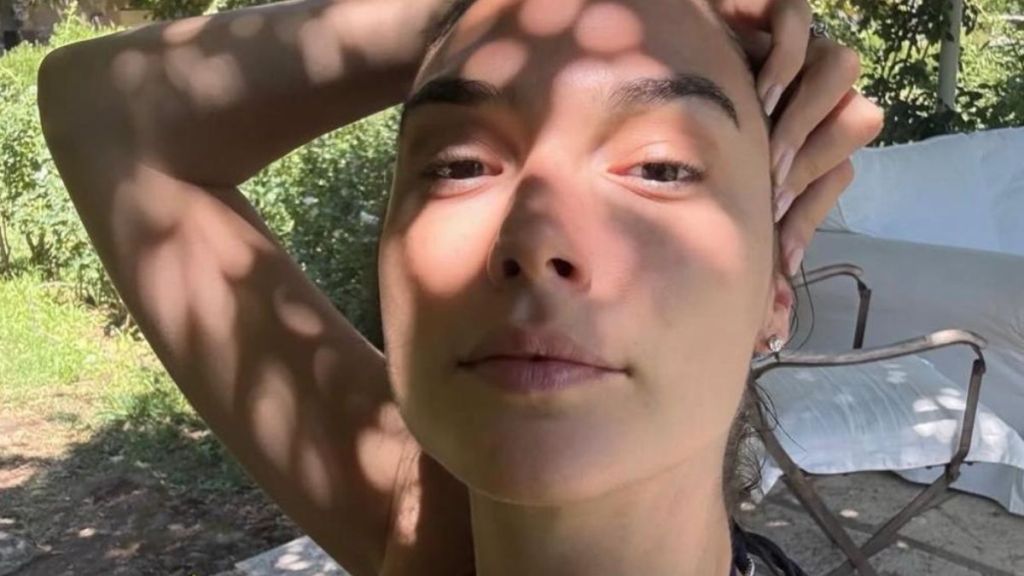 Gal Gadot’s Tiny String Bikini Is Barely Hanging On