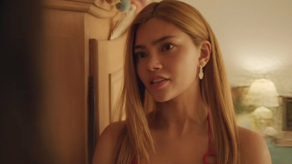 Rotten Tomatoes Shows Critics Love Zach Braff & Hayley Kiyoko's New Movie