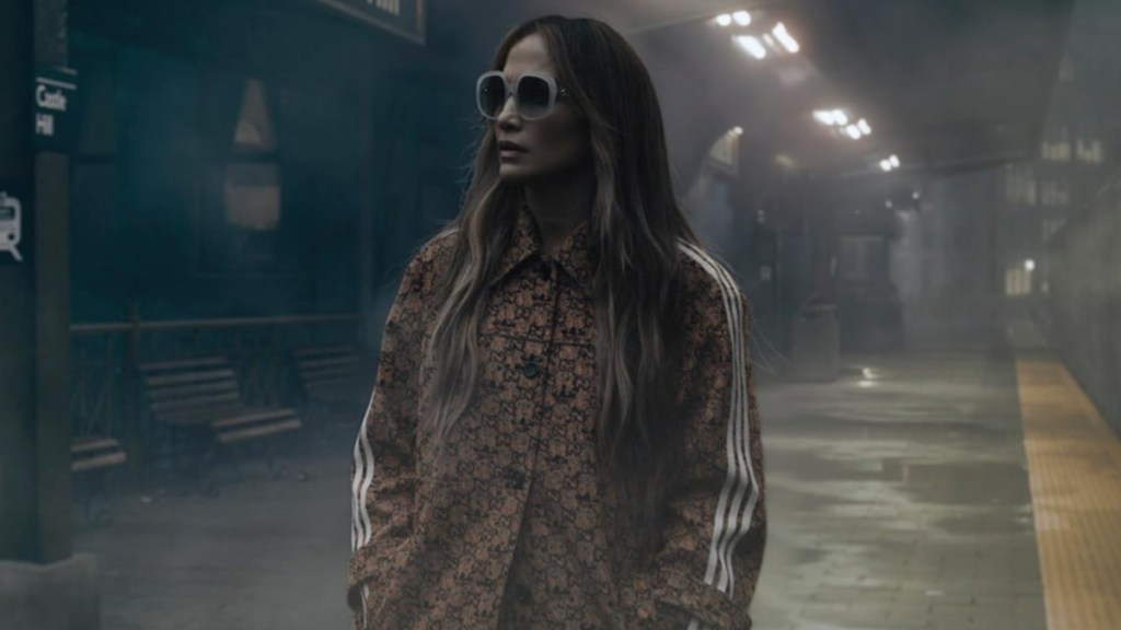 Jennifer Lopez Recalls Health Scare That Led to Hospital Visit: 'I Couldn't Move'