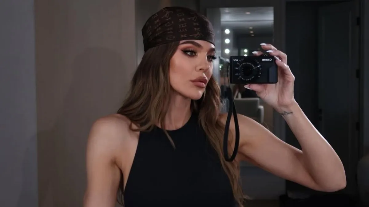 Khloé Kardashian Stuns in Daring Mini Dress, Leaving Fans Speechless