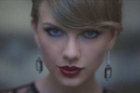Taylor Swift Appears to Get Booed During Alan Jackson Tribute