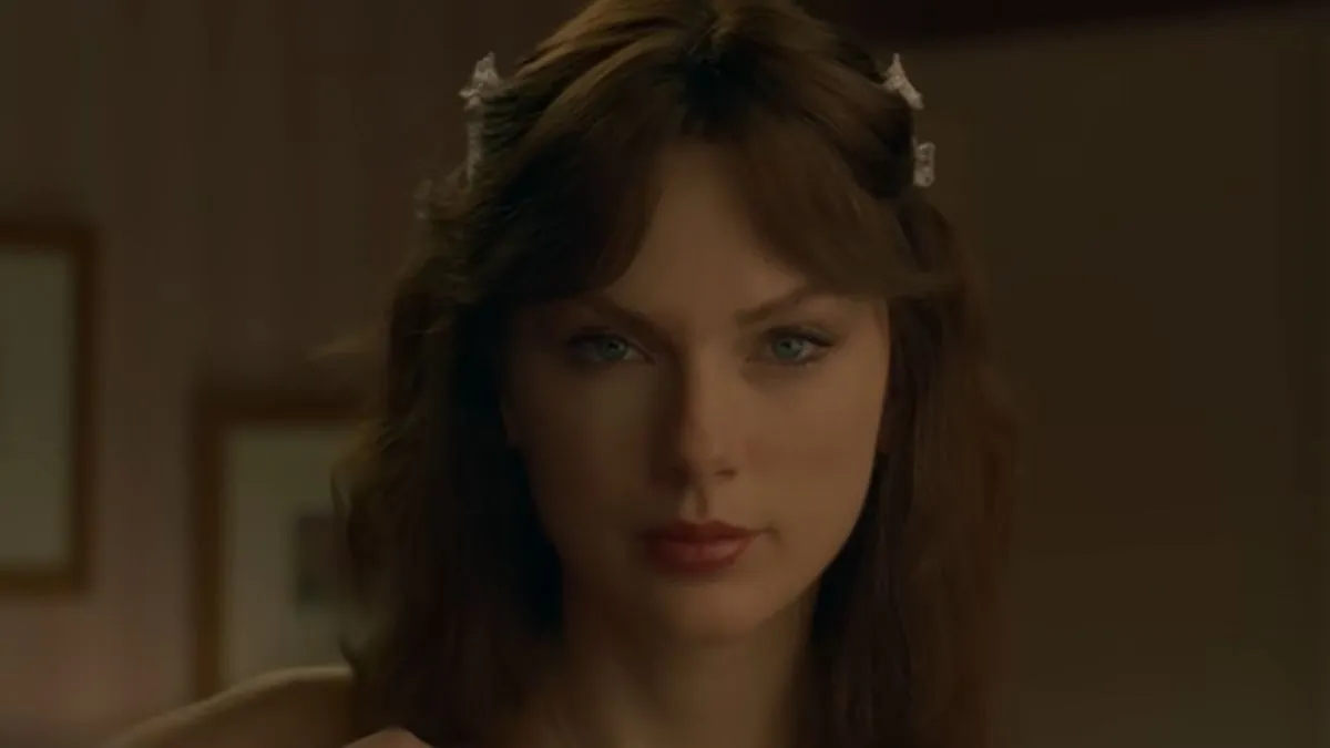Taylor Swift's Wedding Dress Won't Be Her Only Show-Stopping Look
