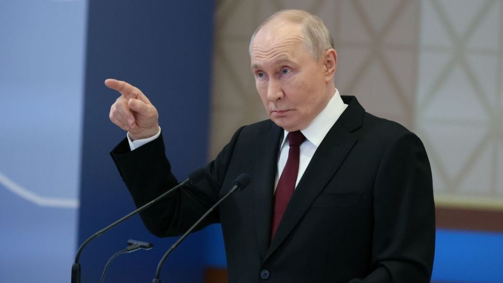 Russian Punk Band Dares Vladimir Putin to UFC Fight at White House
