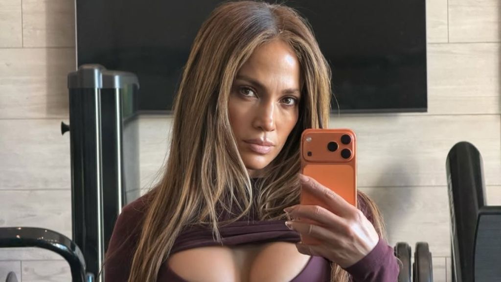 Jennifer Lopez’s Figure-Hugging Mini Dress Keeps Getting Bolder