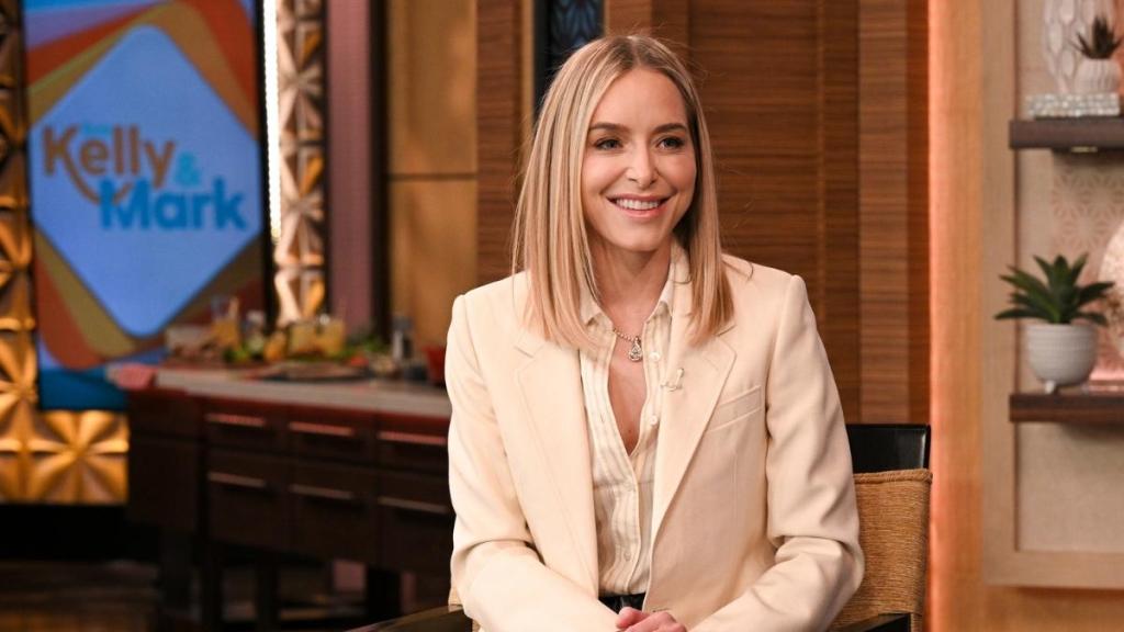 Jason Biggs’ Ex Jenny Mollen Responds to Backlash Over ‘Creepy’ Photos With Her Son