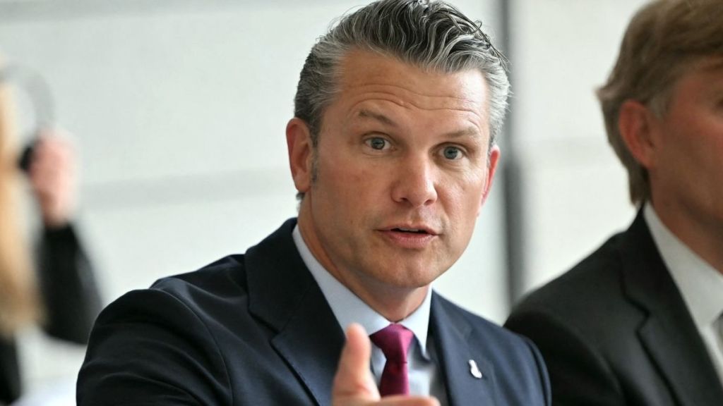 Pete Hegseth’s Bench Press Video Sparks Debate Over His Form