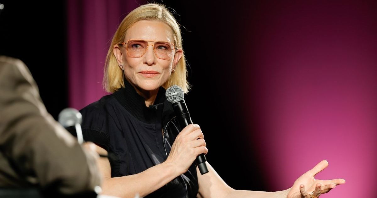 Syal Design Marvel Star Cate Blanchett To Teach at Oxford University - Mandatory