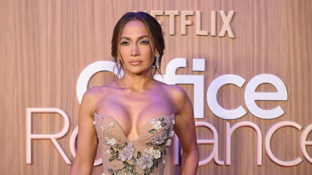 Insider Says Jennifer Lopez Is Struggling Through Personal and Career Turmoil
