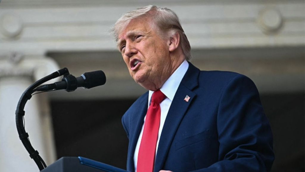 Top Physician Has New Questions About Dementia After Recent Donald Trump Medical Check-up