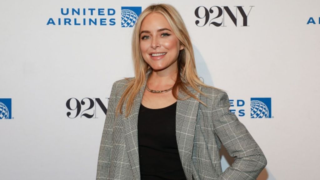 Controversy Erupts Over Jason Biggs’ Ex Jenny Mollen’s Sharing Questionable Photo With Son in Bed