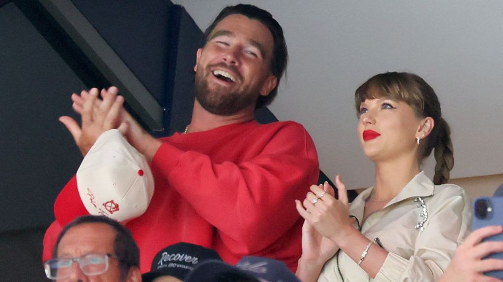 Expert Brands Taylor Swift's Rumored Wedding Rule 'Outdated'