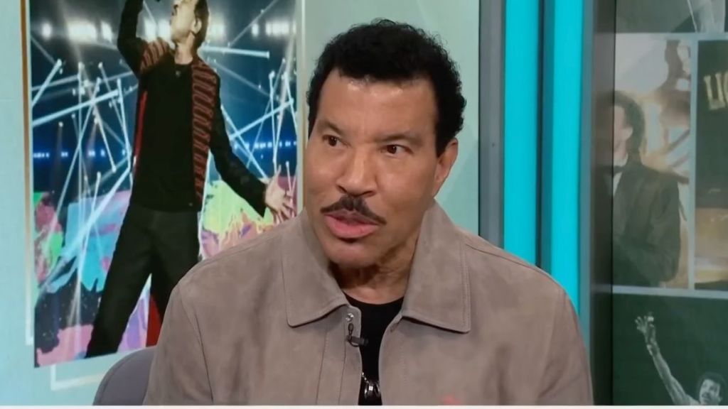 Lionel Richie Cuts Tour Opener Short After Onstage Illness