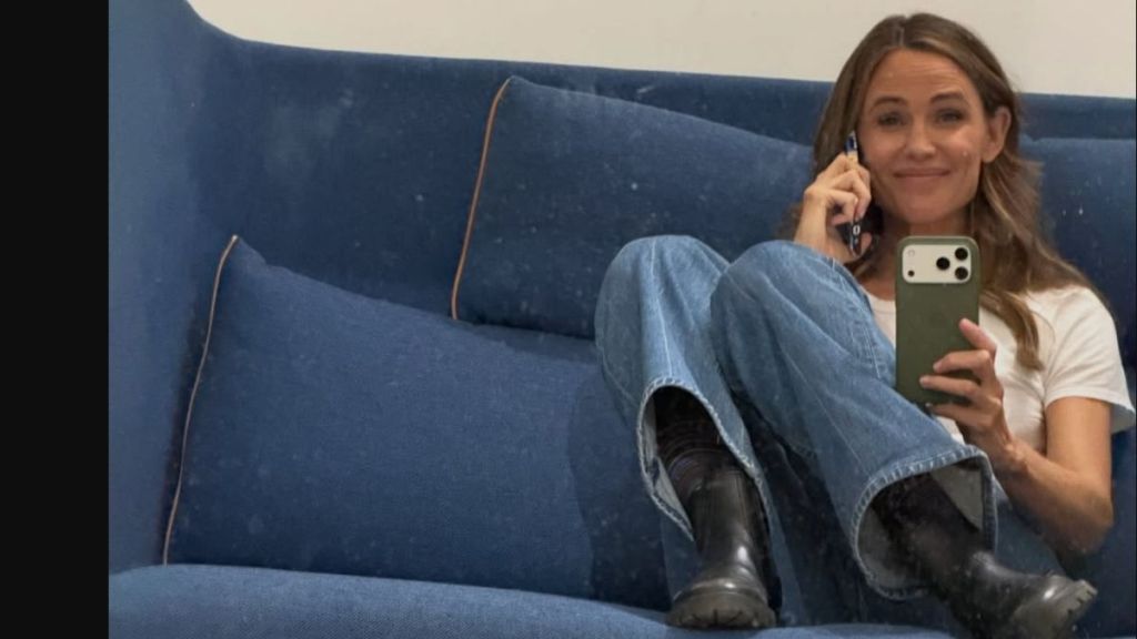 Jennifer Garner Delights Fans With a Sweet Childhood Throwback