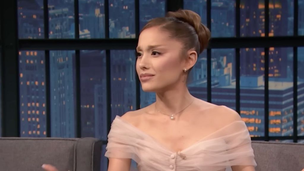 Ariana Grande’s Reaction to Bare Boob Photo Has Fans Losing It