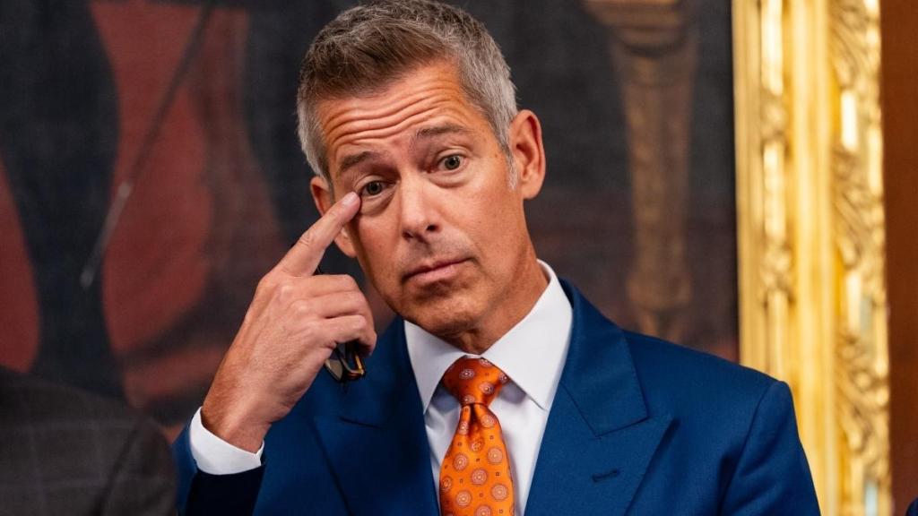Sean Duffy Uses Slur for Performers Who Withdrew From Donald Trump Event