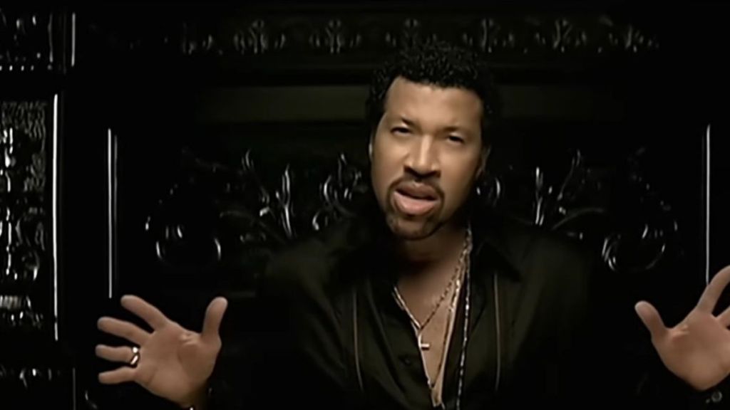 Lionel Richie Reportedly Hospitalized After Feeling ‘Dizzy’ on Stage