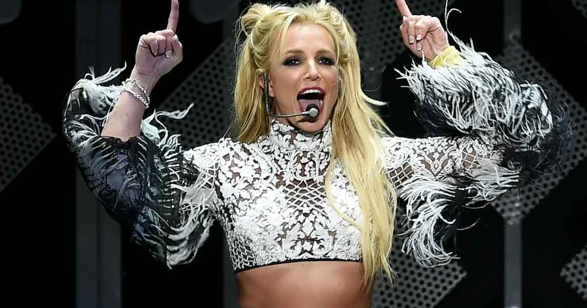 Britney Spears Sticks Her Tongue Out for Camera After Hair Transformation
