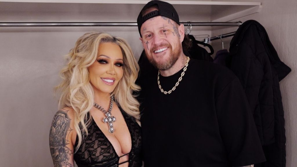 Jelly Roll Appears Without Wedding Ring at CMA Fest