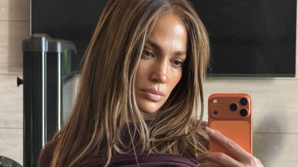 Jennifer Lopez Makes a Deep-Plunge Blazer Her Hottest Paris Look Yet