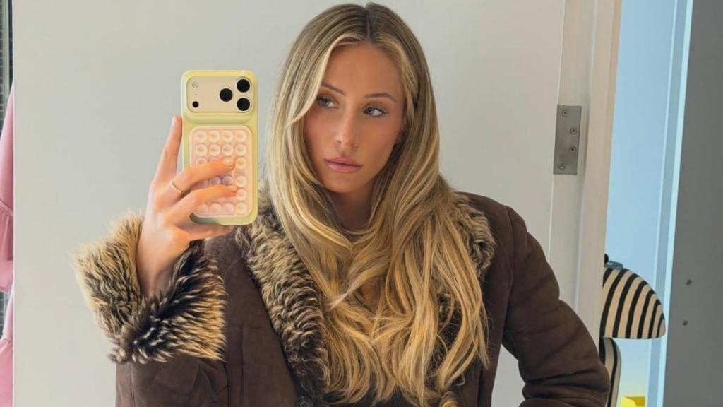Alix Earle Flashes Her Thong in Sun-Soaked Photo