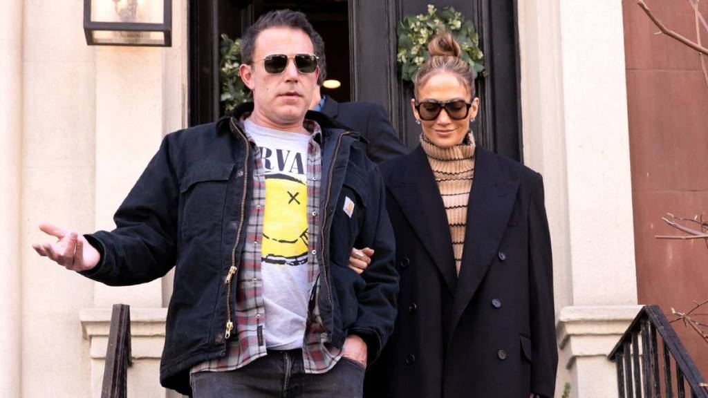 Jennifer Lopez's 'Desperate' Moves Worry Ex-Husband Ben Affleck — Source