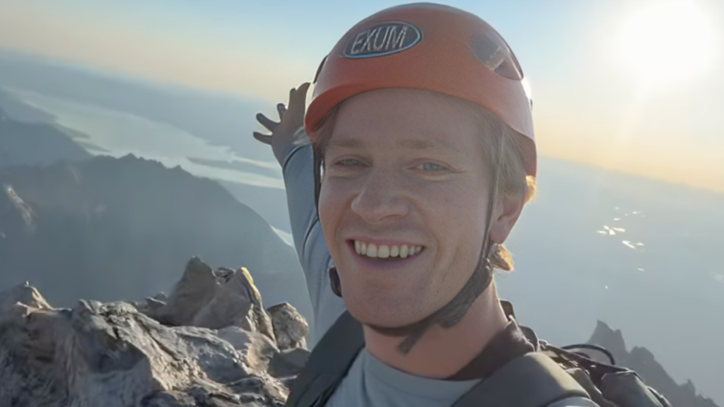 Robert Irwin Sparks Dating Buzz With Wildlife Photographer