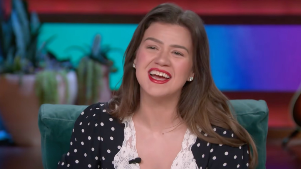Kelly Clarkson's Gross Discovery Sends Her Into a Brief Panic