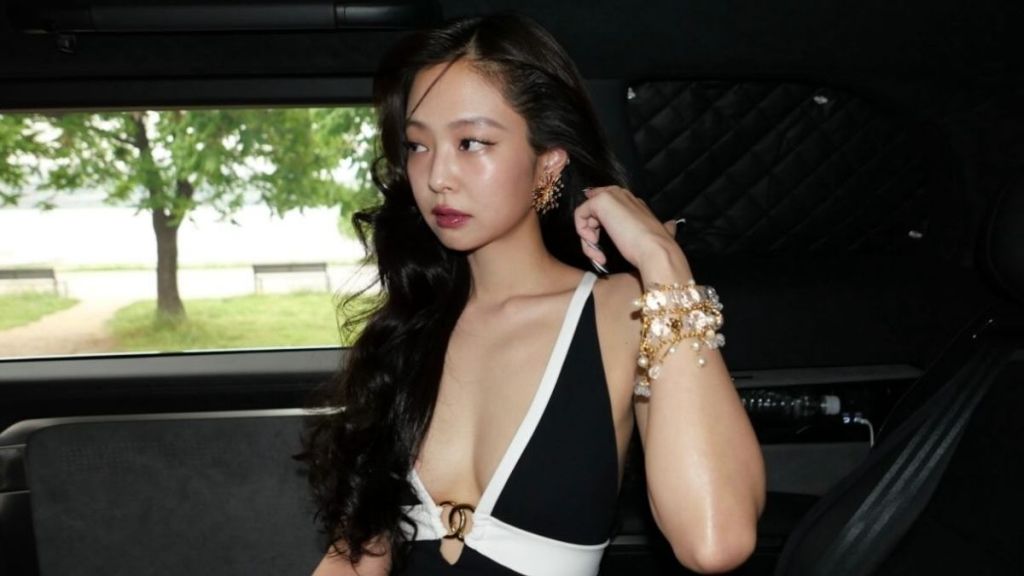 BLACKPINK’s Jennie Sets Pulses Racing in a Completely Sheer Bra Top That Hides Nothing