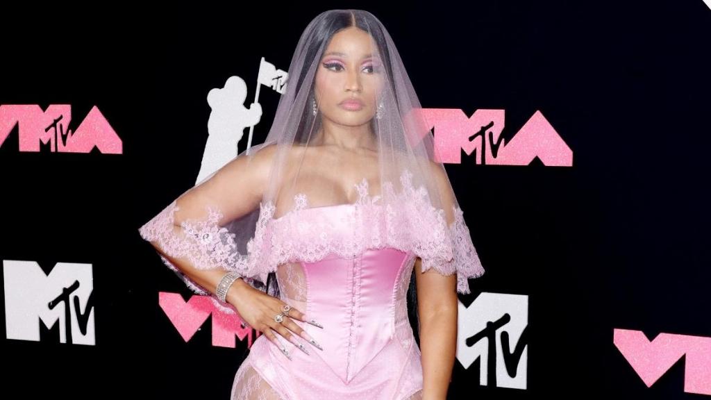 Nicki Minaj Brings 'White House Barbie' Style to Life in a Curve-Hugging Dress
