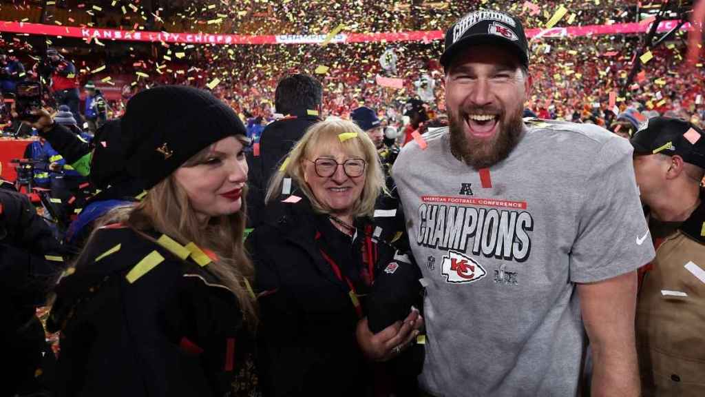 Travis Kelce's Mom Donna's NYC Arrival Signals the Wedding Weekend Is Underway
