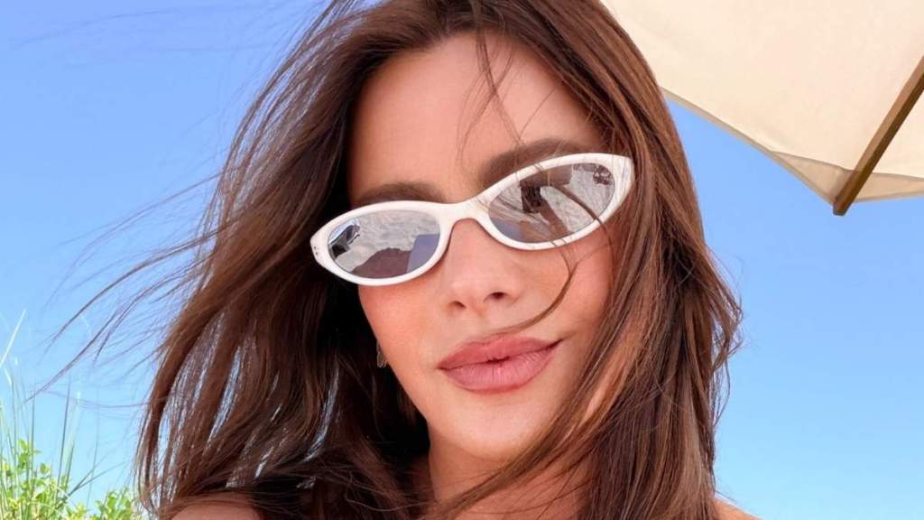 Sofia Vergara’s Body-Hugging Dress Riskily Slips off the Shoulder