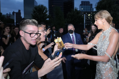 Taylor Swift Fans Are Paying $25 for Her Wedding Trash