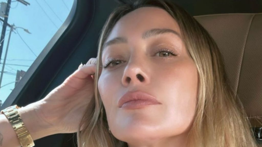 Hilary Duff's High-Cut Swimsuit Puts Her Curves Front & Center