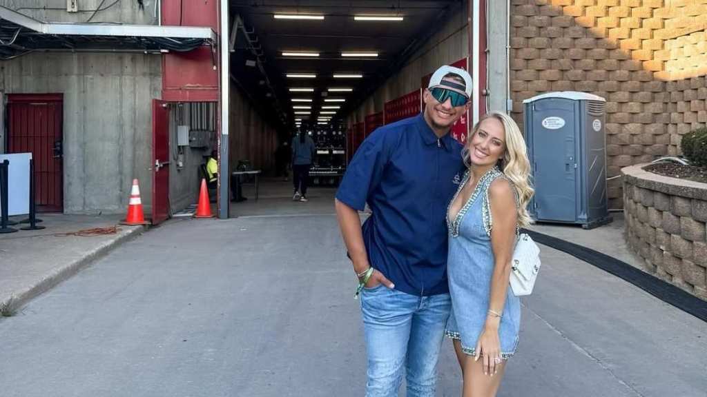 Brittany Mahomes’ Plunging Body-Hugging Dress Gives Her Curves a Moment