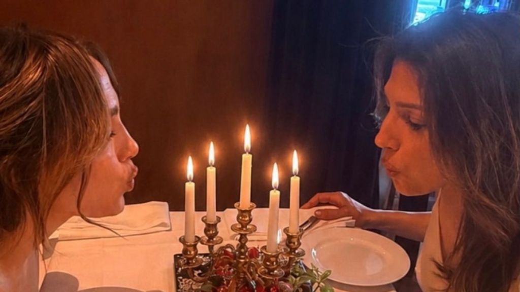 Jennifer Lopez Posts Bathtub & Vacation Photos Celebrating ‘Double Birthday’ With Sister