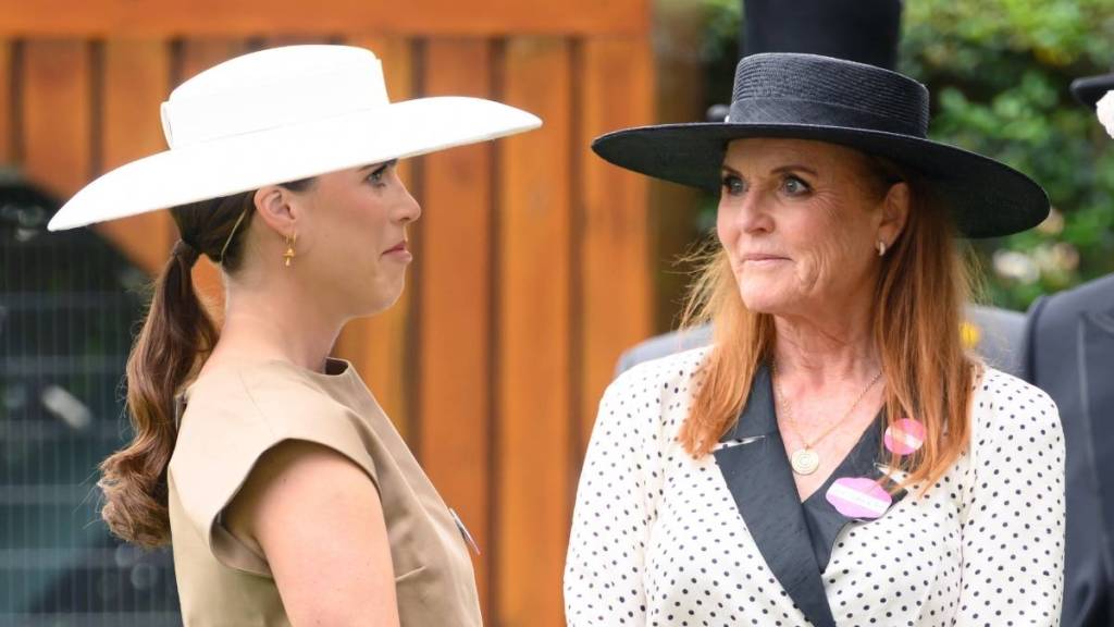 Princess Eugenie Can't Wrap Her Head Around Sarah Ferguson's Strangest Habit