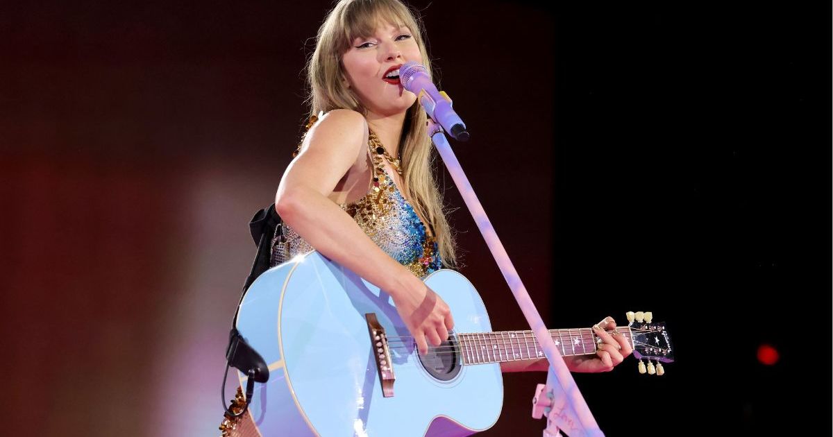 Taylor Swift & Travis Kelce's Wedding Caught One Celebrity Caught Off Guard