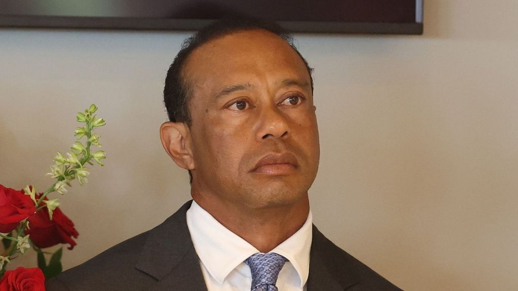 SNL Star Takes Aim at Tiger Woods' DUI Arrest With ESPYs Joke
