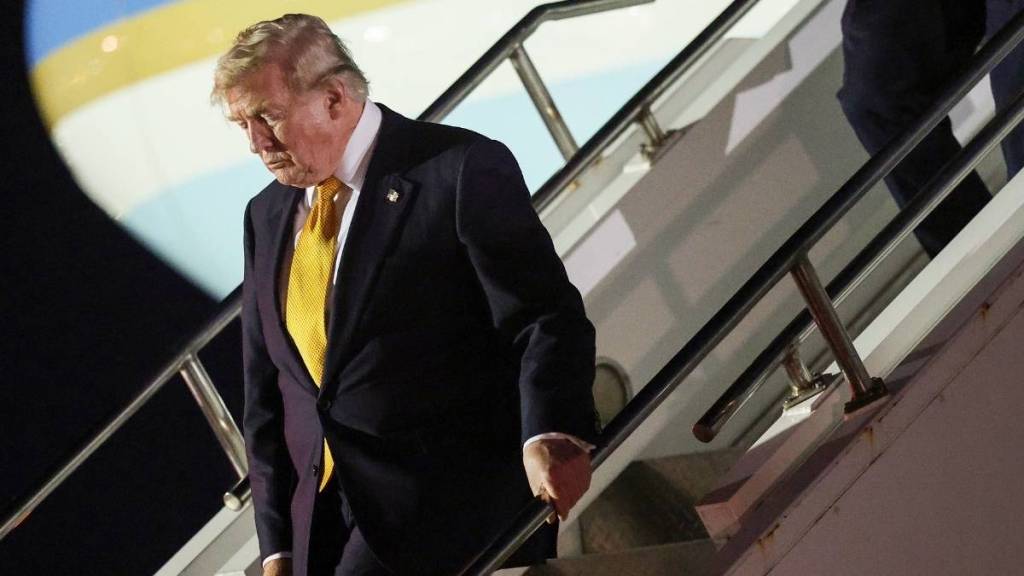 Donald Trump's Air Force One Switch is Raising Eyebrows