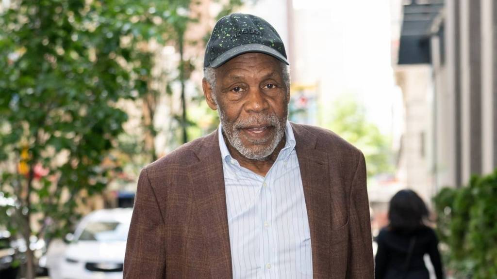 Lethal Weapon Star Danny Glover Shares Alzheimer's Diagnosis in Emotional Update
