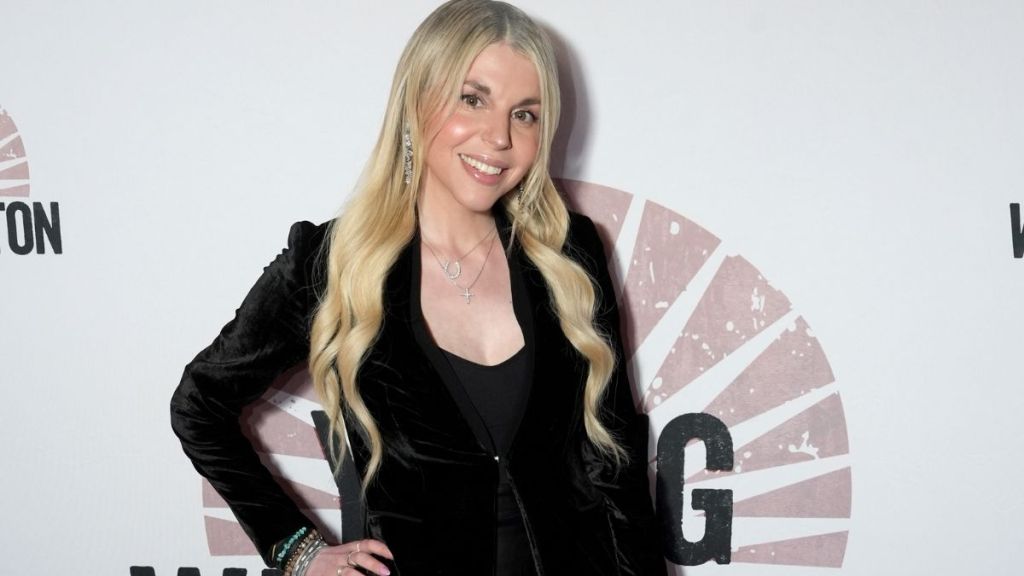 Billy Ray Cyrus' Ex Leans on Unlikely Friend Group After Divorce