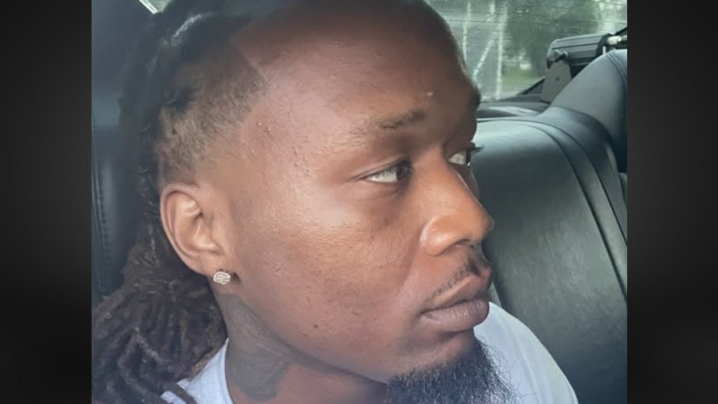 Man Seven Warrants Wrestles Police Bodycam Video Kentucky