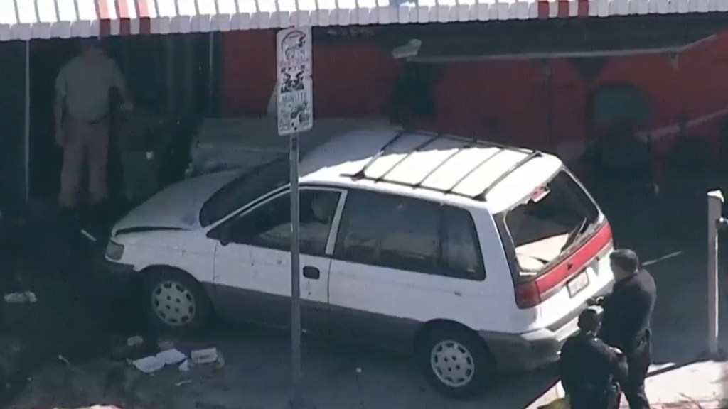SUV Crashes People Diners Eating Table Sidewalk Los Angeles