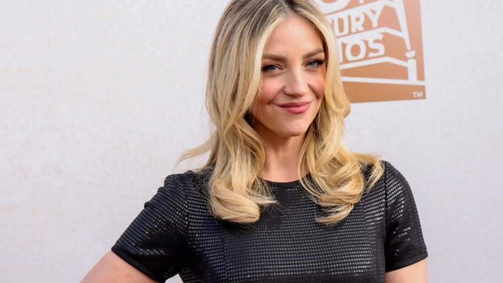 The Bear Star Abby Elliott’s Divorce Gets Messier with Ex's New Request
