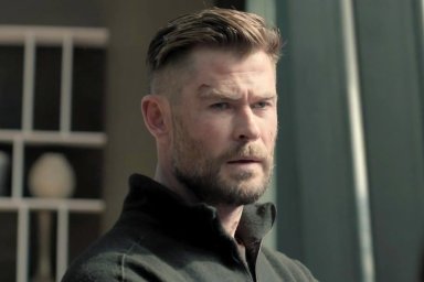 Chris Hemsworth’s New Movie Takes Flight in Theaters Today